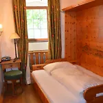 Schloss Muenichau מלון 3*