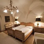 מלון Schloss Muenichau