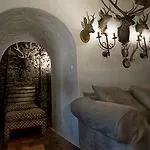 מלון Schloss Muenichau 3*