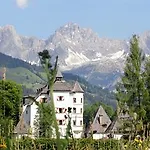 Schloss Muenichau 3* ריית ביי קיצבוהל
