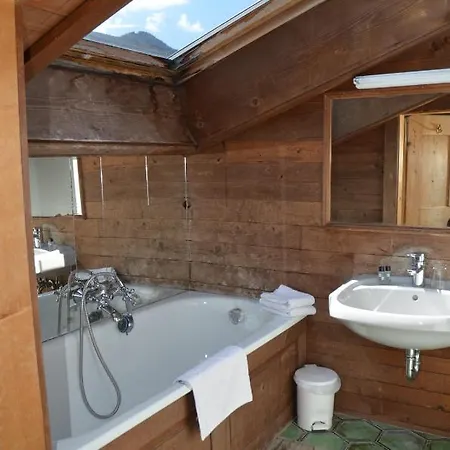 Otel Schloss Muenichau 3*