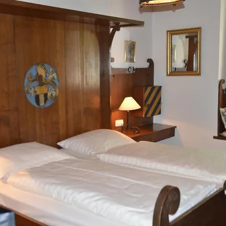 Schloss Muenichau 3*