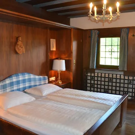 Schloss Muenichau 3*