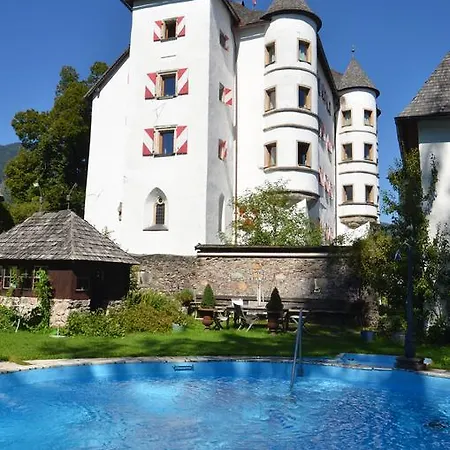 Schloss Muenichau Hotel 3*