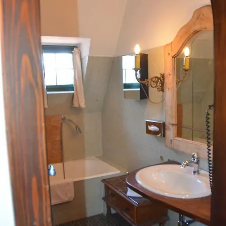 Schloss Muenichau Otel