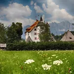 Schloss Muenichau 3*