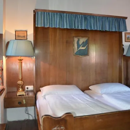 Hotel Schloss Muenichau 3*